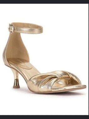 Vince Camuto Verenna Sandals – Gold Metallic – Size 7 (BNWT)